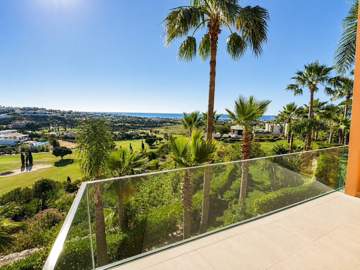 2 Bed Apartment for sale in Los Flamingos Costa Del Sol, Málaga, Spain