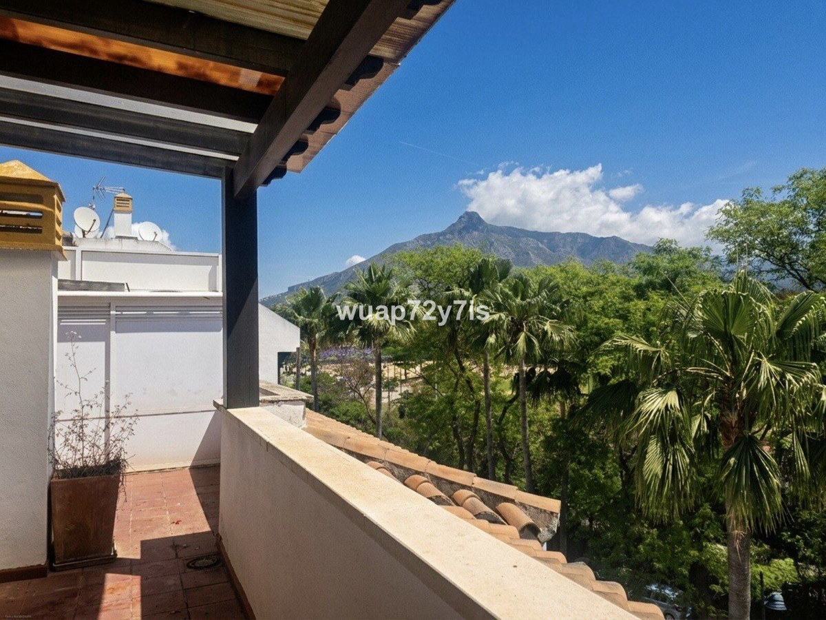 2 Bed Apartment for sale in Nueva Andalucía Costa Del Sol, Málaga, Spain