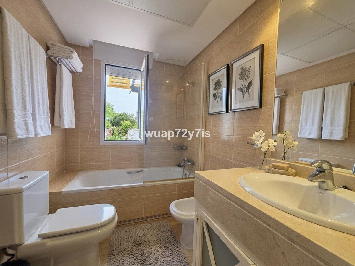 2 Bed Apartment for sale in Nueva Andalucía Costa Del Sol, Málaga, Spain