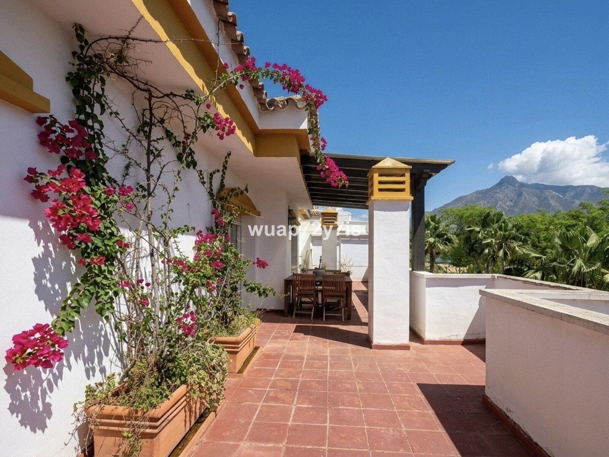 2 Bed Apartment for sale in Nueva Andalucía Costa Del Sol, Málaga, Spain