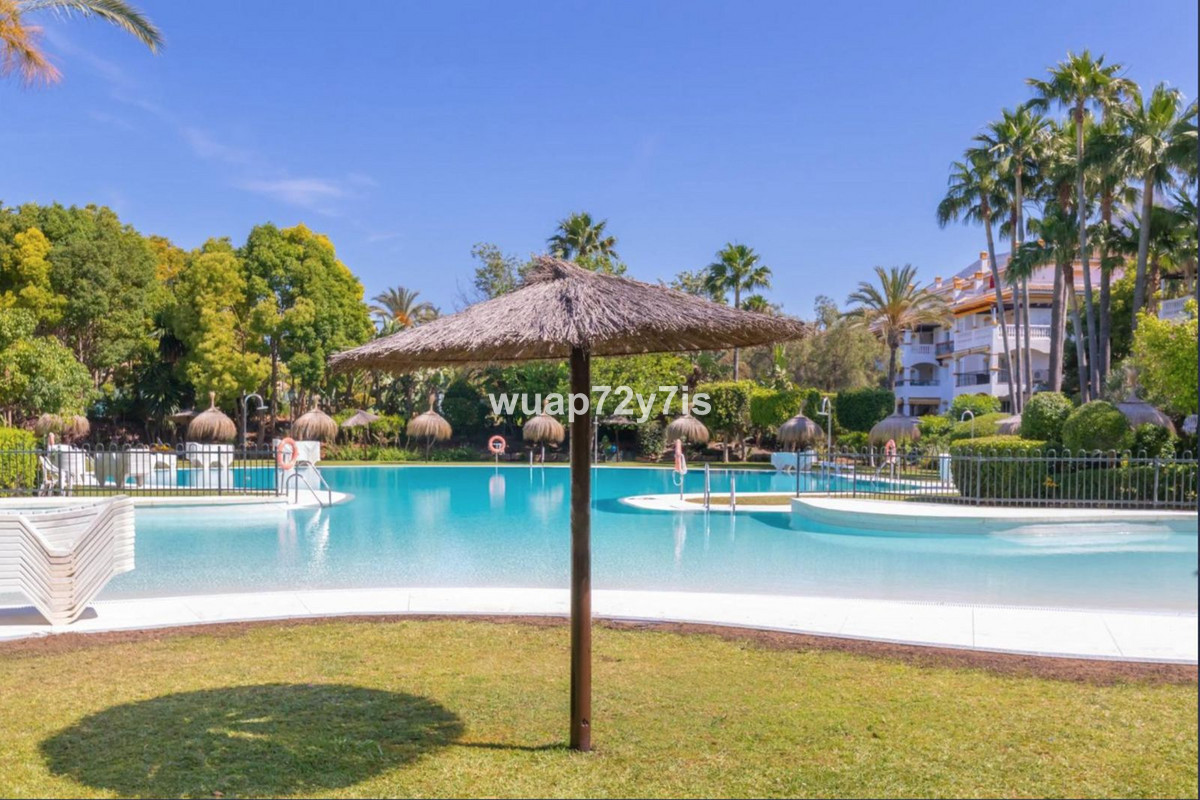 2 Bed Apartment for sale in Nueva Andalucía Costa Del Sol, Málaga, Spain