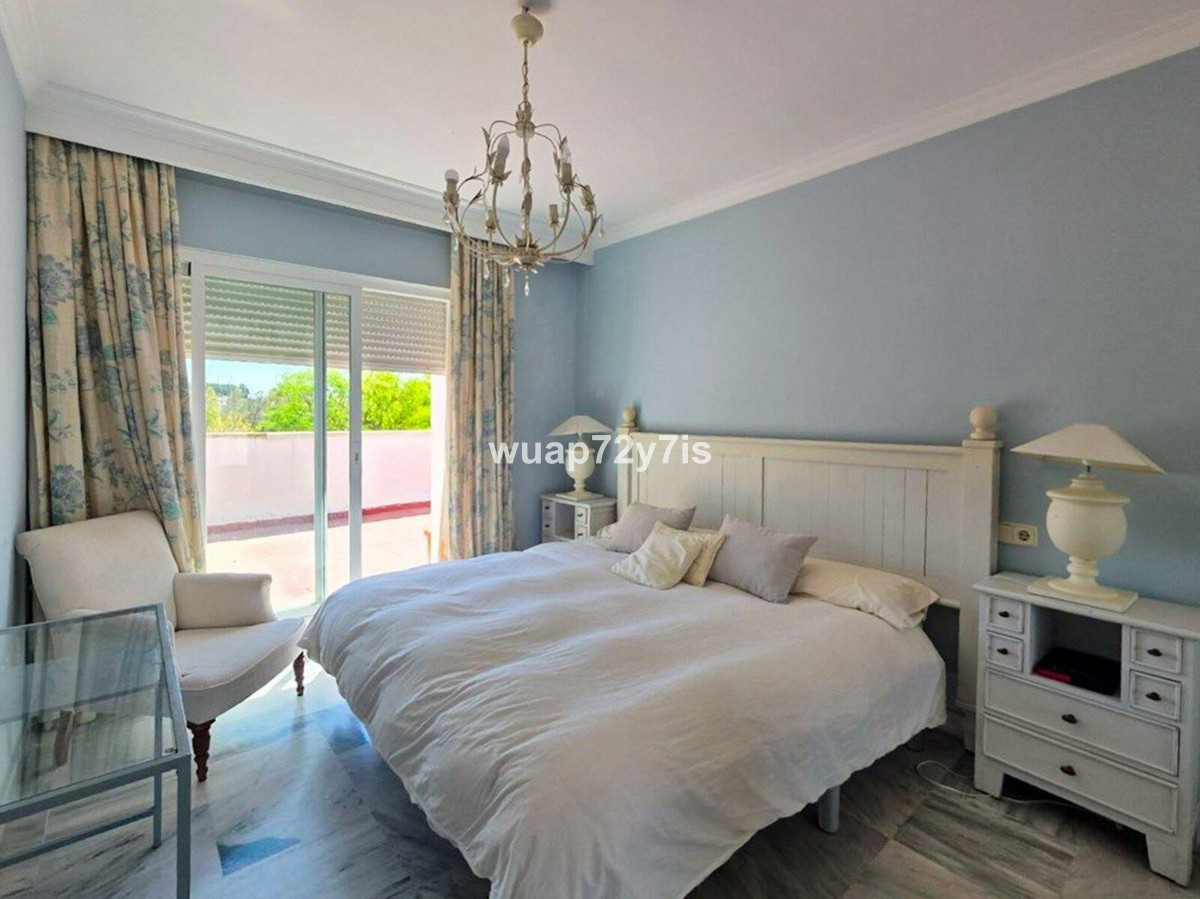 2 Bed Apartment for sale in Nueva Andalucía Costa Del Sol, Málaga, Spain