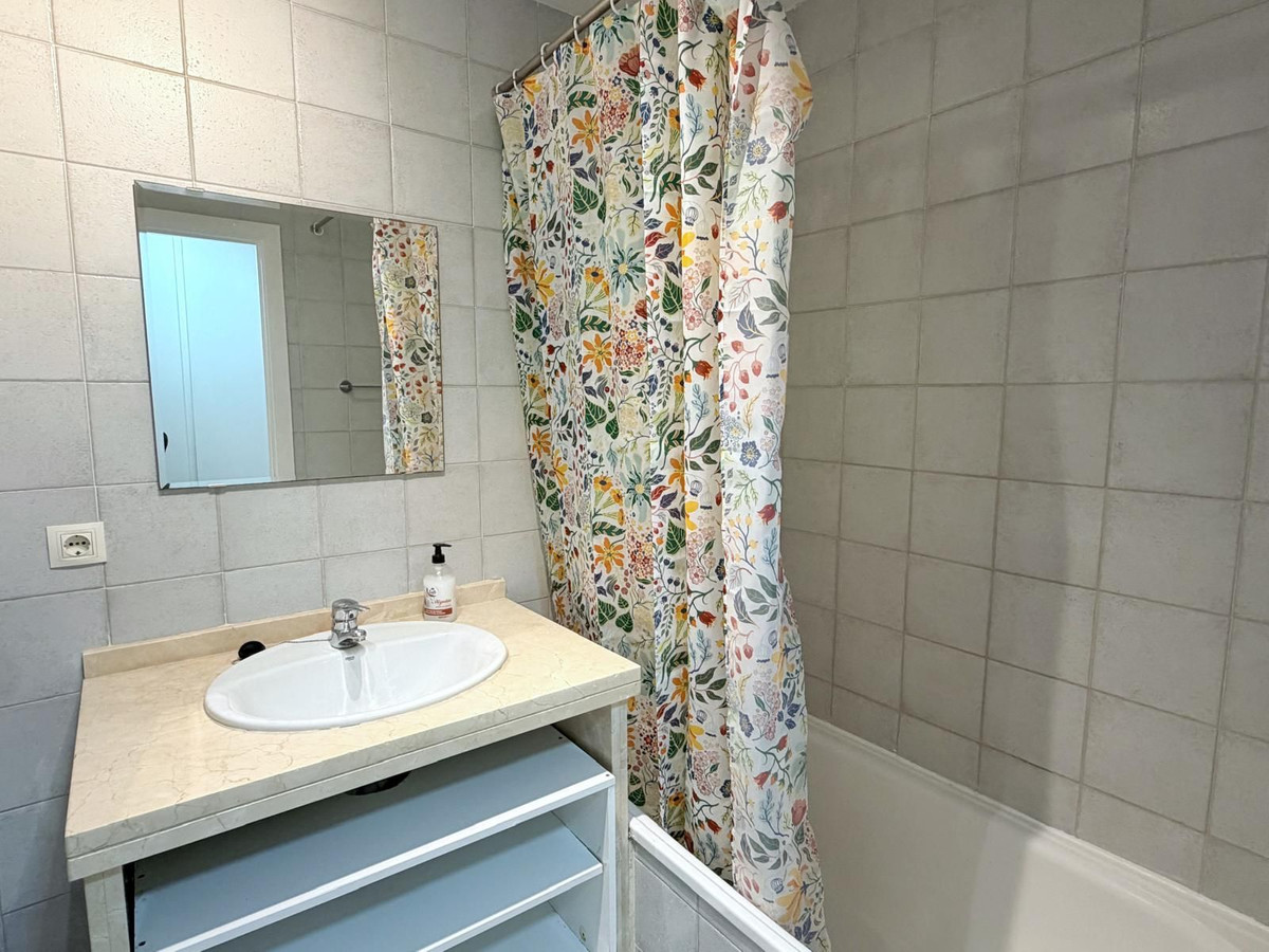 Se vende Apartamento Planta Baja de 2 dormitorios en Costa Del Sol, Málaga, España