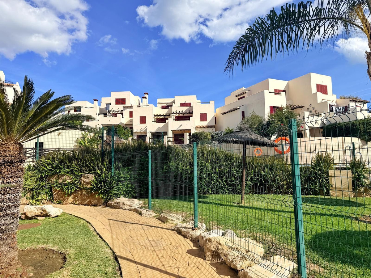 Se vende Apartamento Planta Baja de 2 dormitorios en Costa Del Sol, Málaga, España