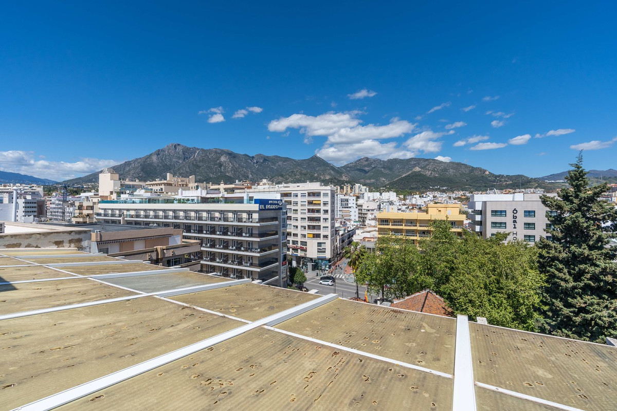 5 Bed Apartment for sale in Marbella Costa Del Sol, Málaga, Spain