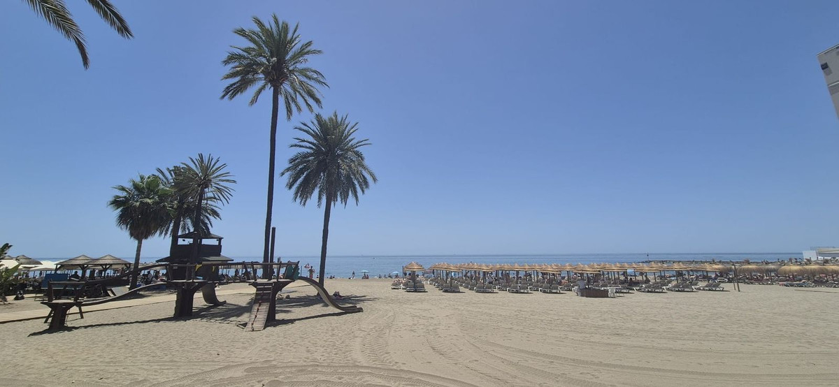5 Bed Apartment for sale in Marbella Costa Del Sol, Málaga, Spain