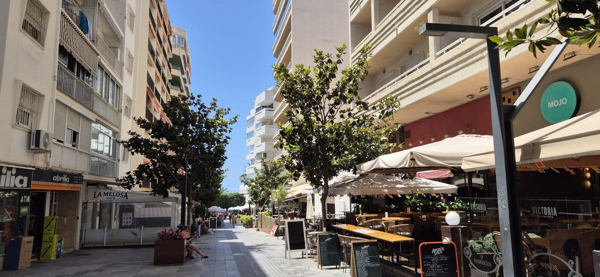 5 Bed Apartment for sale in Marbella Costa Del Sol, Málaga, Spain