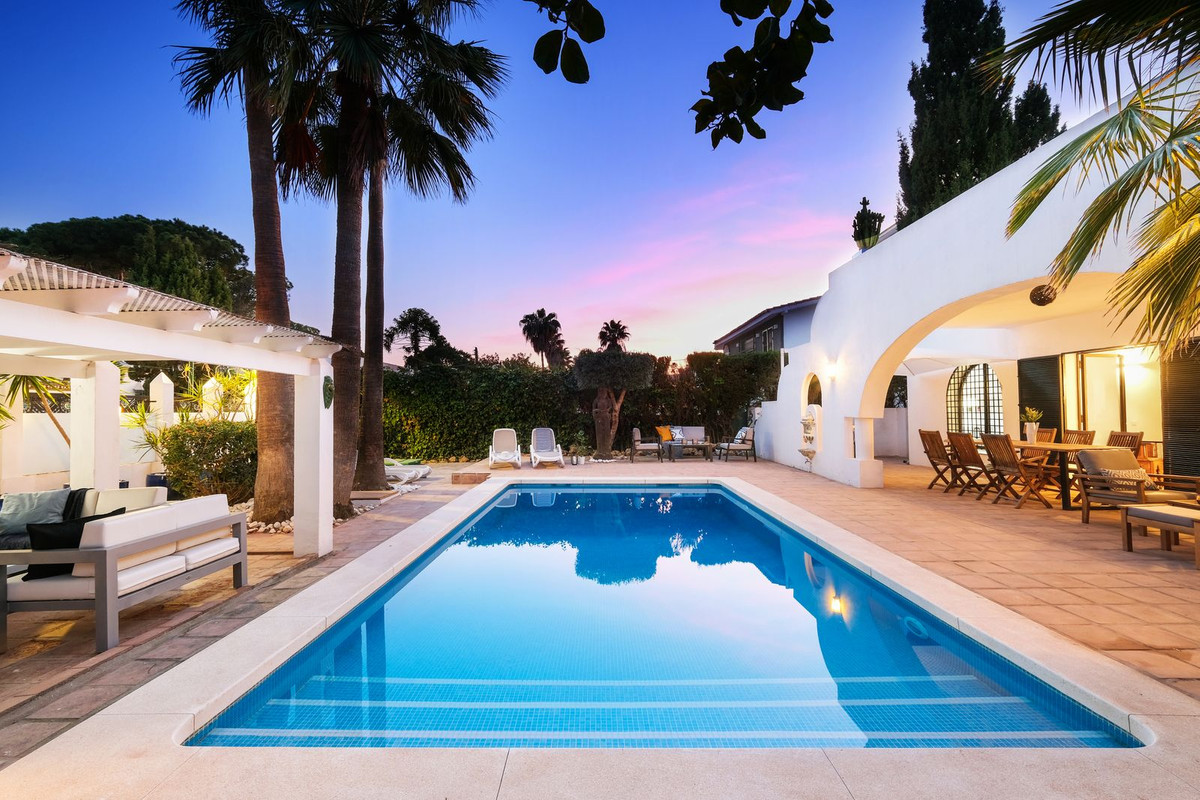 4 Bed Townhouse for sale in Marbella Costa Del Sol, Málaga, Spain