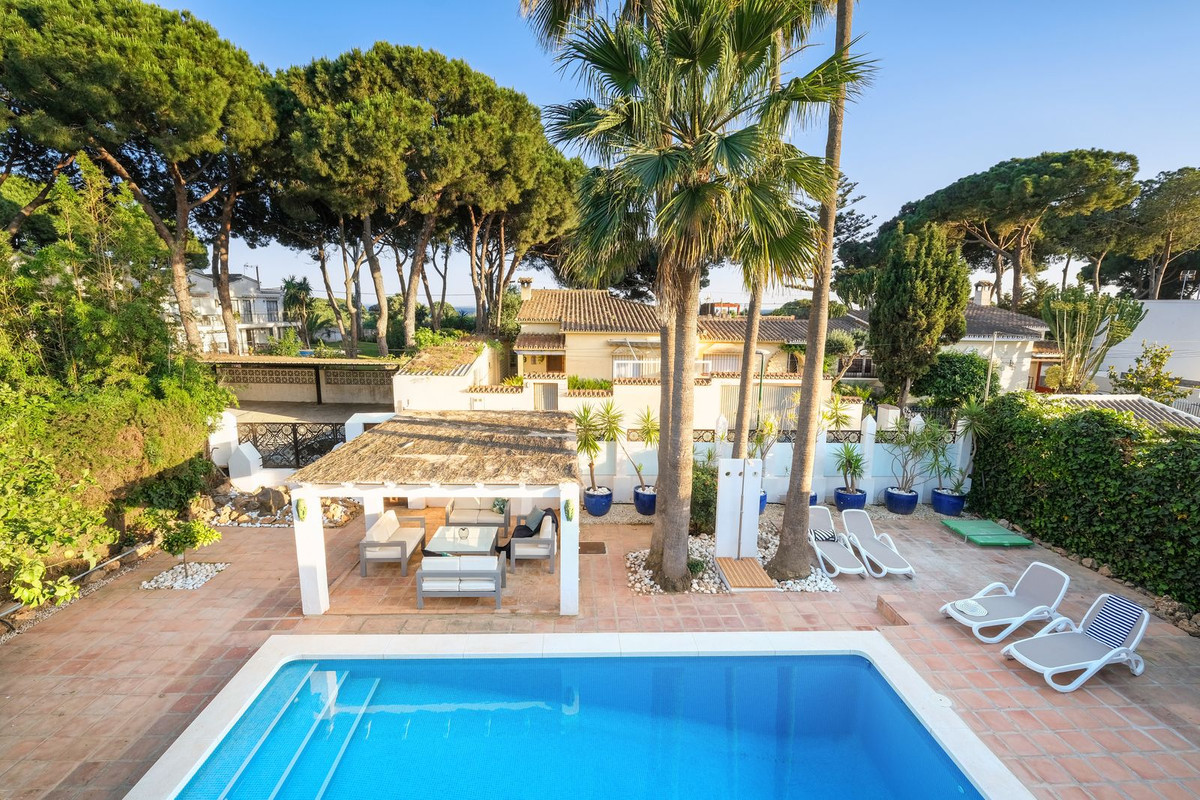 4 Bed Townhouse for sale in Marbella Costa Del Sol, Málaga, Spain