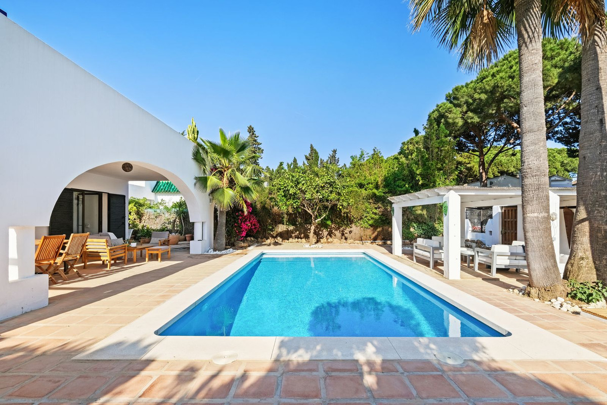 4 Bed Townhouse for sale in Marbella Costa Del Sol, Málaga, Spain