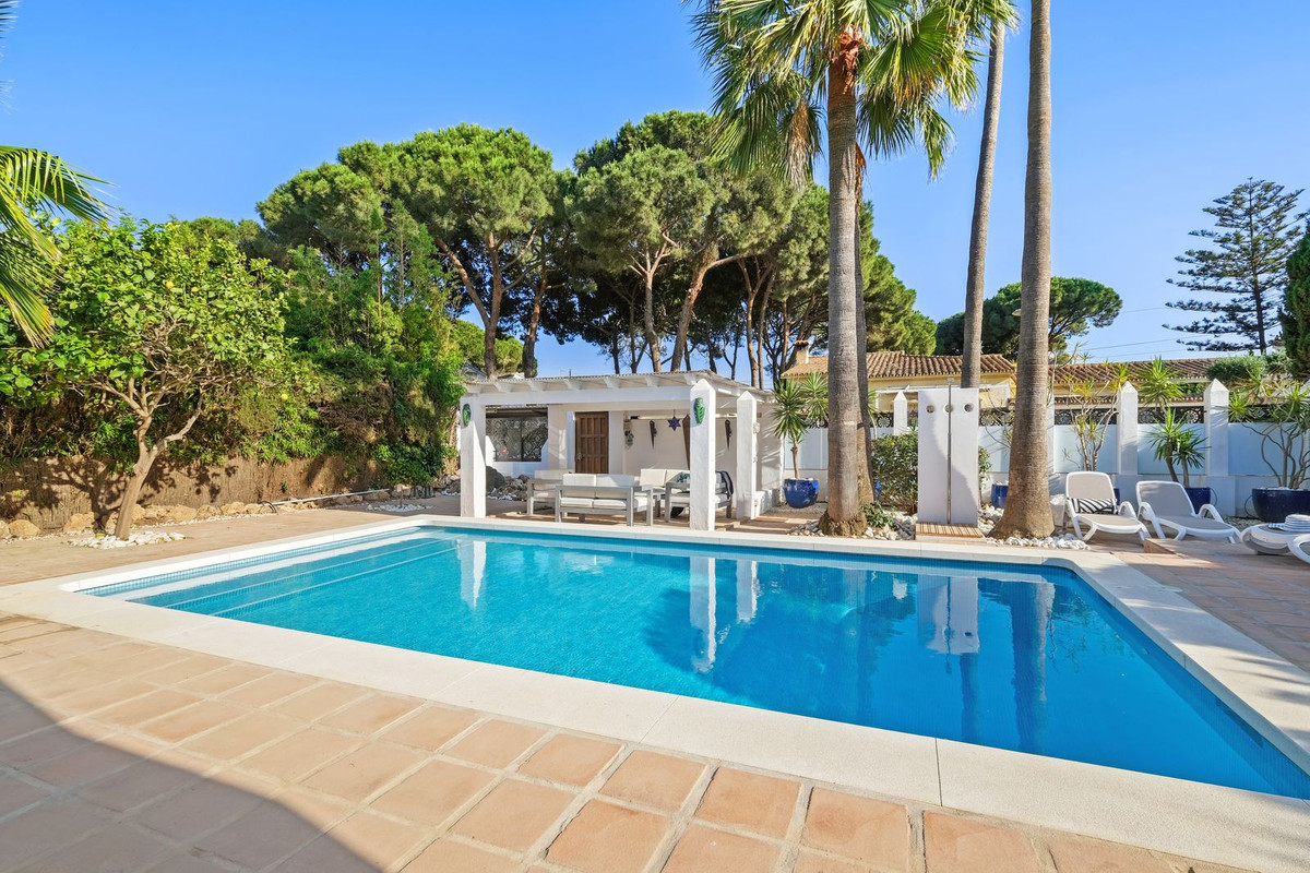4 Bed Townhouse for sale in Marbella Costa Del Sol, Málaga, Spain