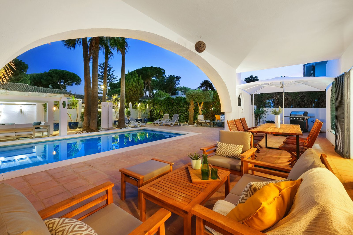 4 Bed Townhouse for sale in Marbella Costa Del Sol, Málaga, Spain
