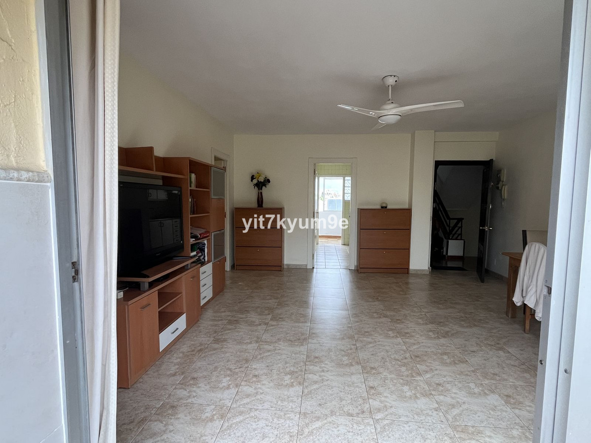 3 Bed Apartment for sale in Fuengirola Costa Del Sol, Málaga, Spain