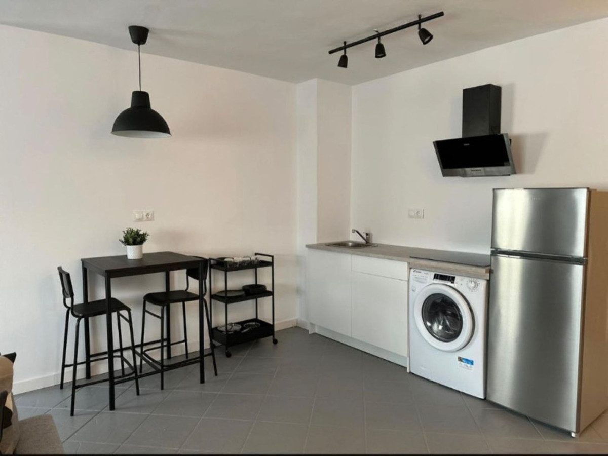 Se vende Apartamento Planta Media de 2 dormitorios en Costa Del Sol, Málaga, España