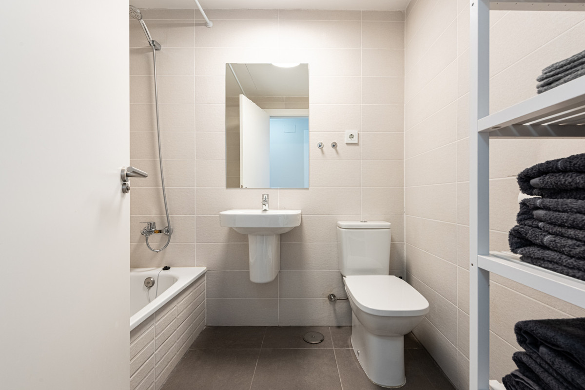 3 Bed Apartment for sale in Las Lagunas Costa Del Sol, Málaga, Spain