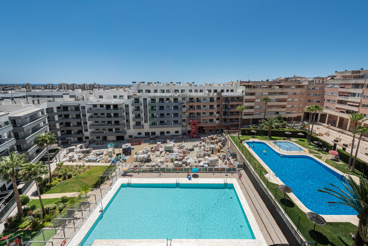 3 Bed Apartment for sale in Las Lagunas Costa Del Sol, Málaga, Spain