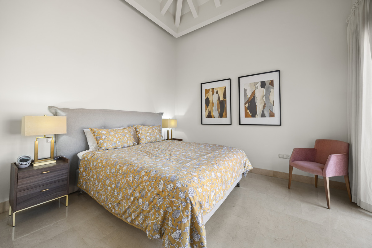 3 Bed Apartment for sale in San Pedro De Alcántara Costa Del Sol, Málaga, Spain