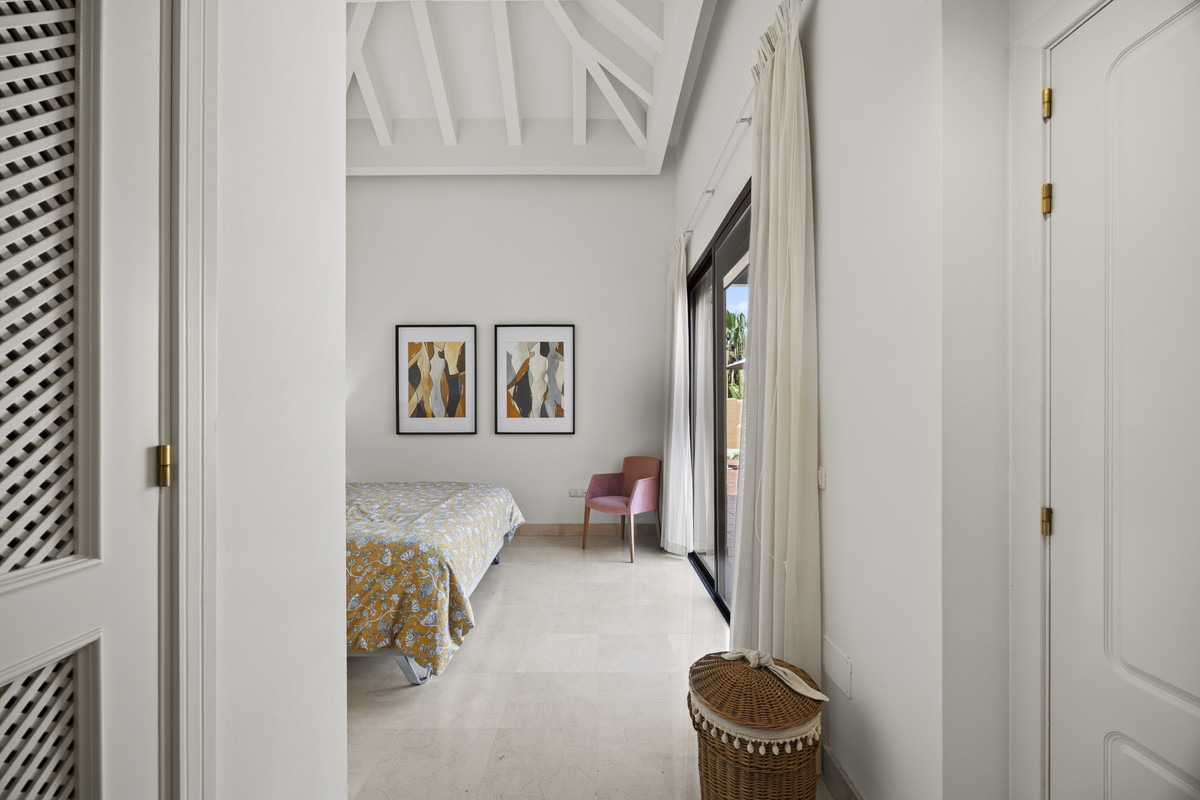 3 Bed Apartment for sale in San Pedro De Alcántara Costa Del Sol, Málaga, Spain