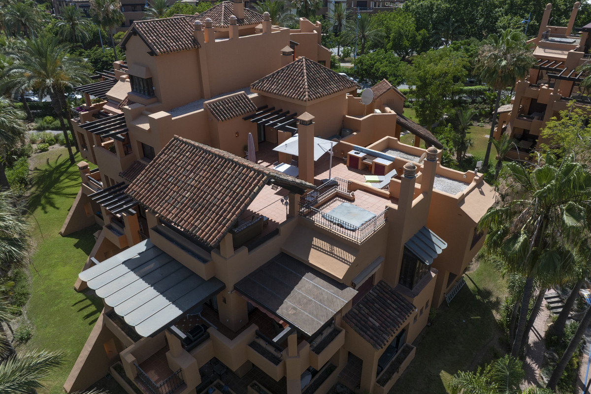 3 Bed Apartment for sale in San Pedro De Alcántara Costa Del Sol, Málaga, Spain