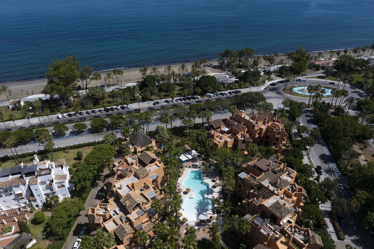 3 Bed Apartment for sale in San Pedro De Alcántara Costa Del Sol, Málaga, Spain