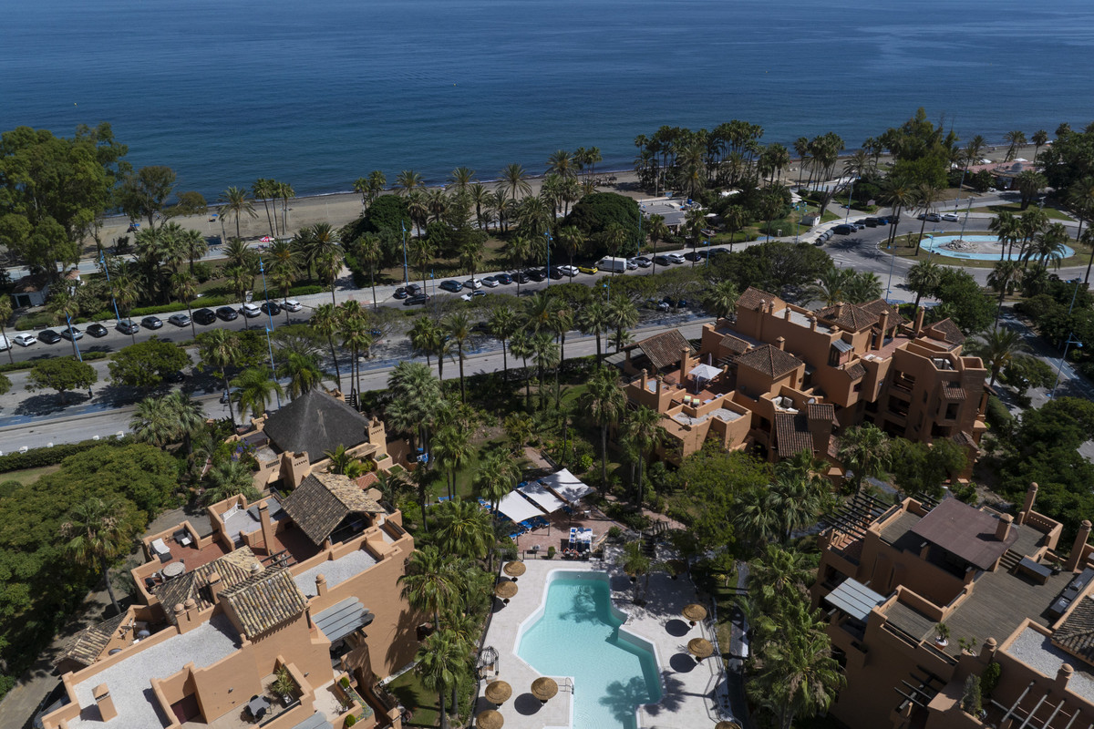 3 Bed Apartment for sale in San Pedro De Alcántara Costa Del Sol, Málaga, Spain