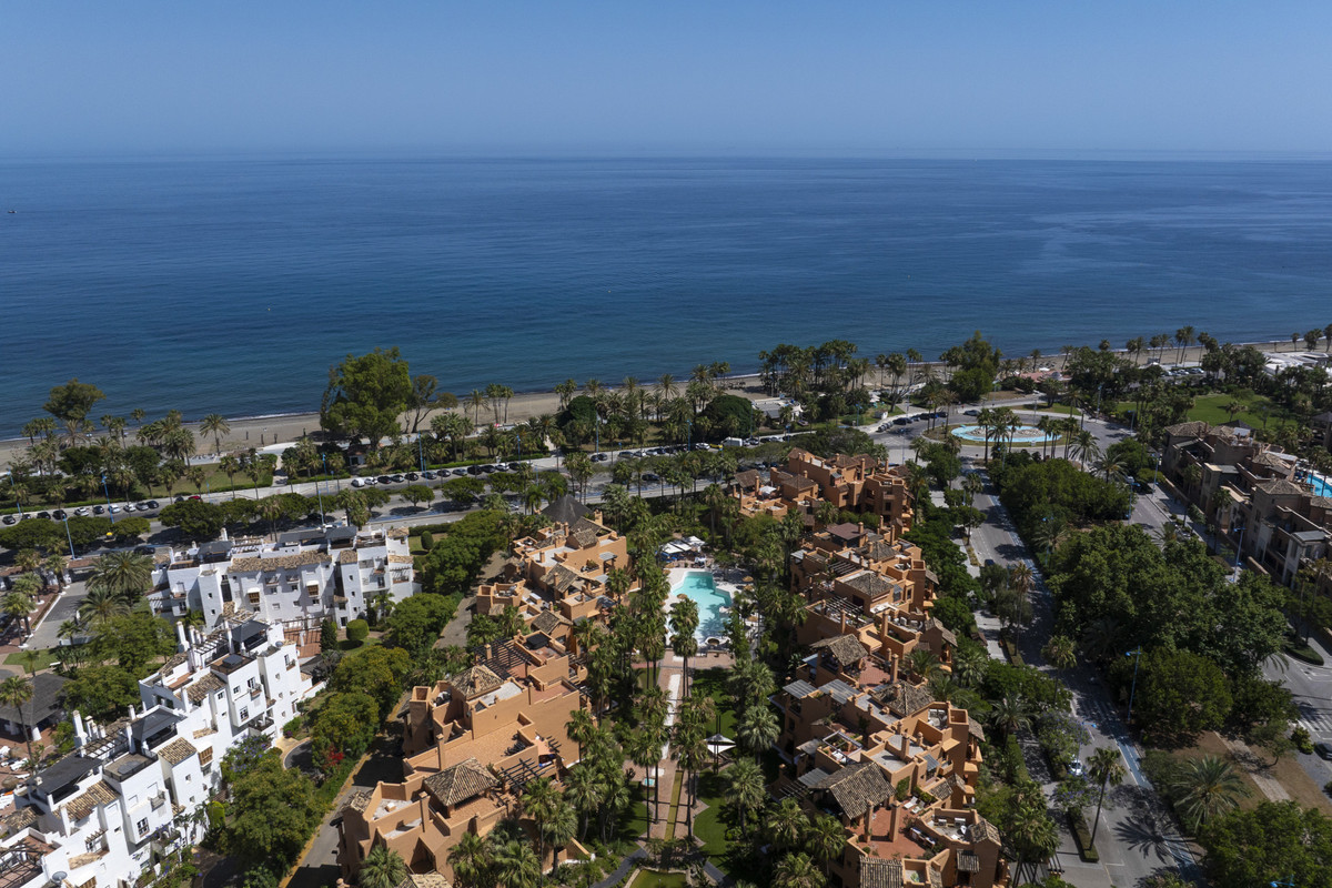 3 Bed Apartment for sale in San Pedro De Alcántara Costa Del Sol, Málaga, Spain
