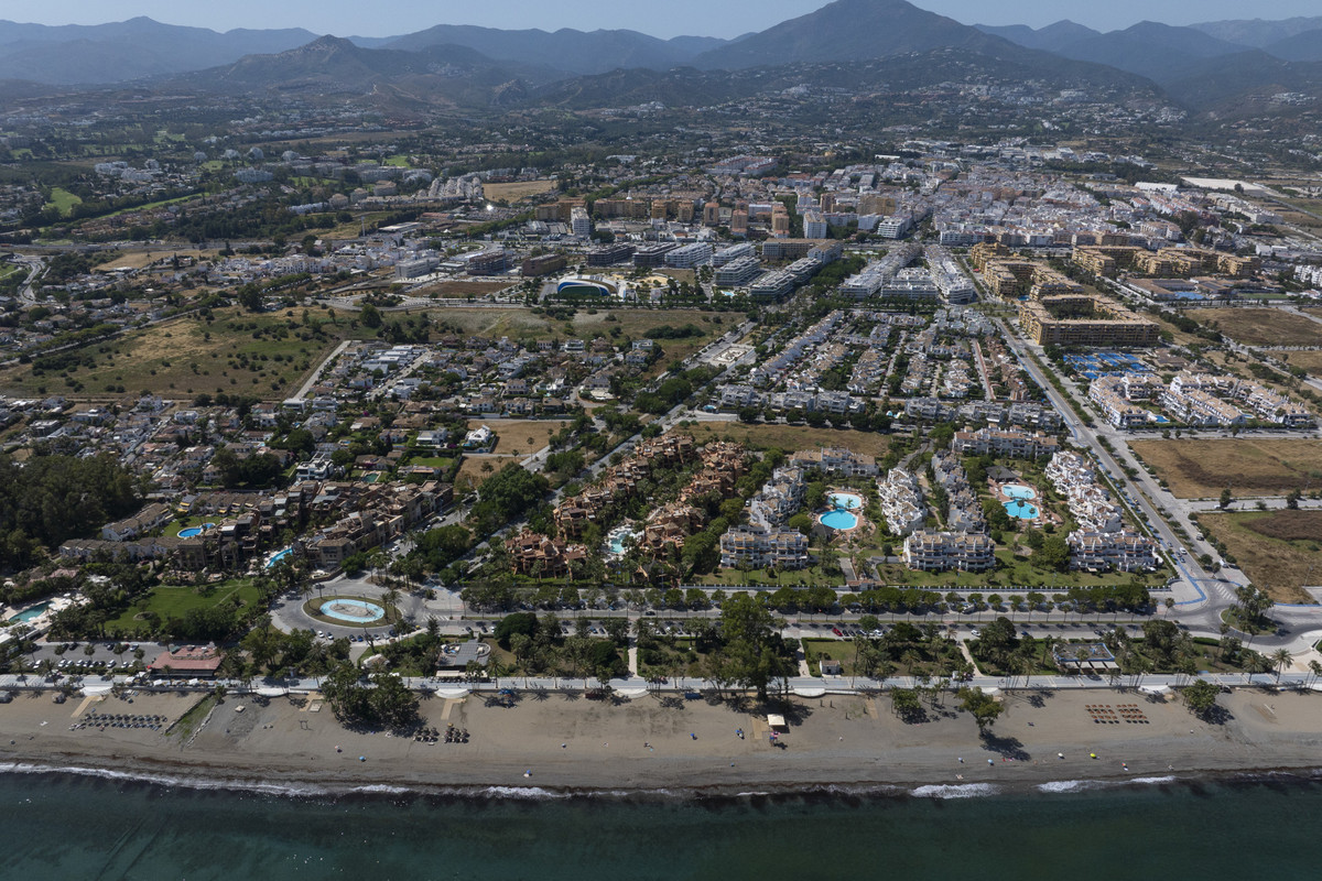 3 Bed Apartment for sale in San Pedro De Alcántara Costa Del Sol, Málaga, Spain