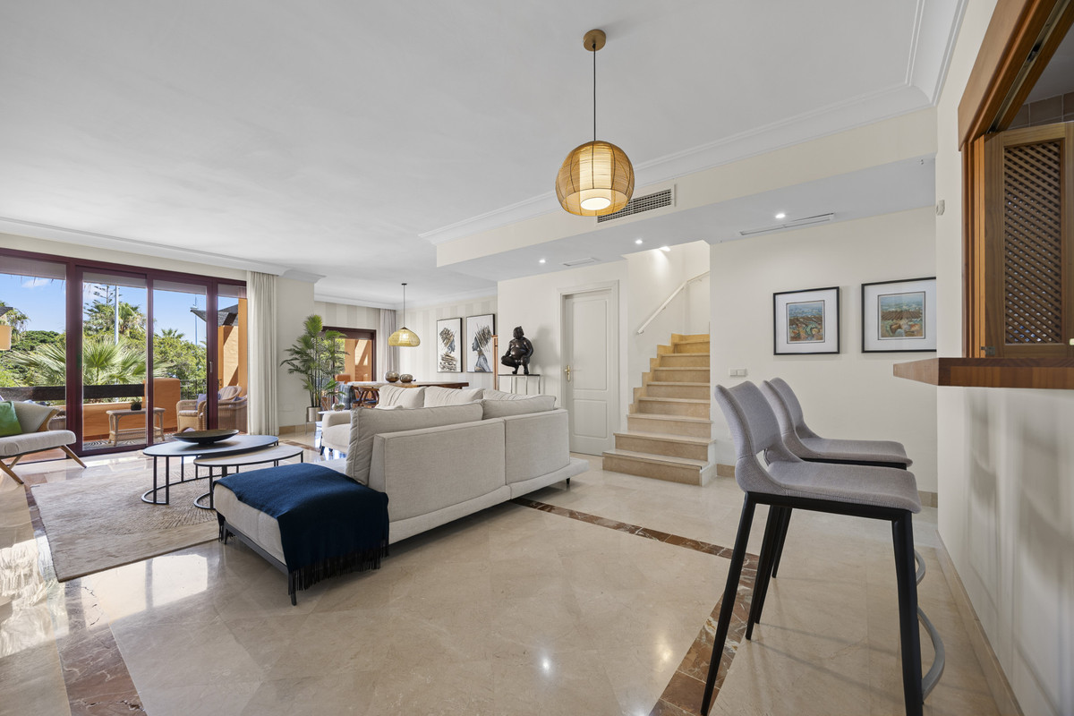 3 Bed Apartment for sale in San Pedro De Alcántara Costa Del Sol, Málaga, Spain