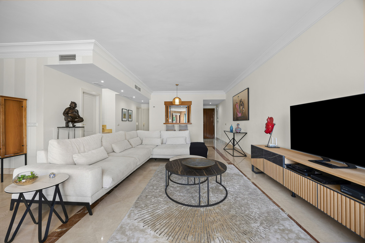3 Bed Apartment for sale in San Pedro De Alcántara Costa Del Sol, Málaga, Spain