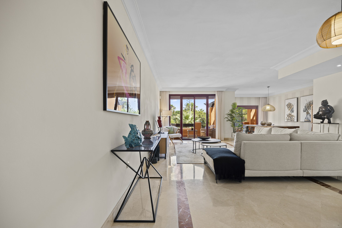 3 Bed Apartment for sale in San Pedro De Alcántara Costa Del Sol, Málaga, Spain