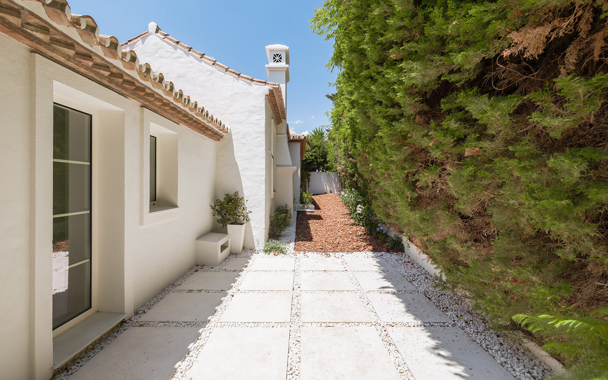 3 Bed Townhouse for sale in Guadalmina Alta Costa Del Sol, Málaga, Spain