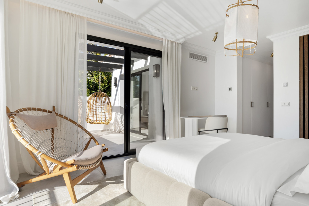 Se vende Villa - Chalet de 6 dormitorios en Costa Del Sol, Málaga, España