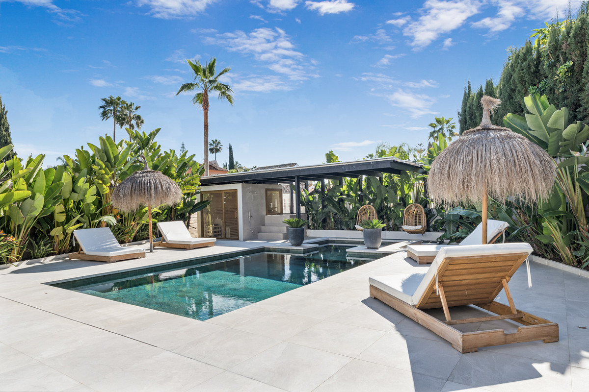 Se vende Villa - Chalet de 6 dormitorios en Costa Del Sol, Málaga, España