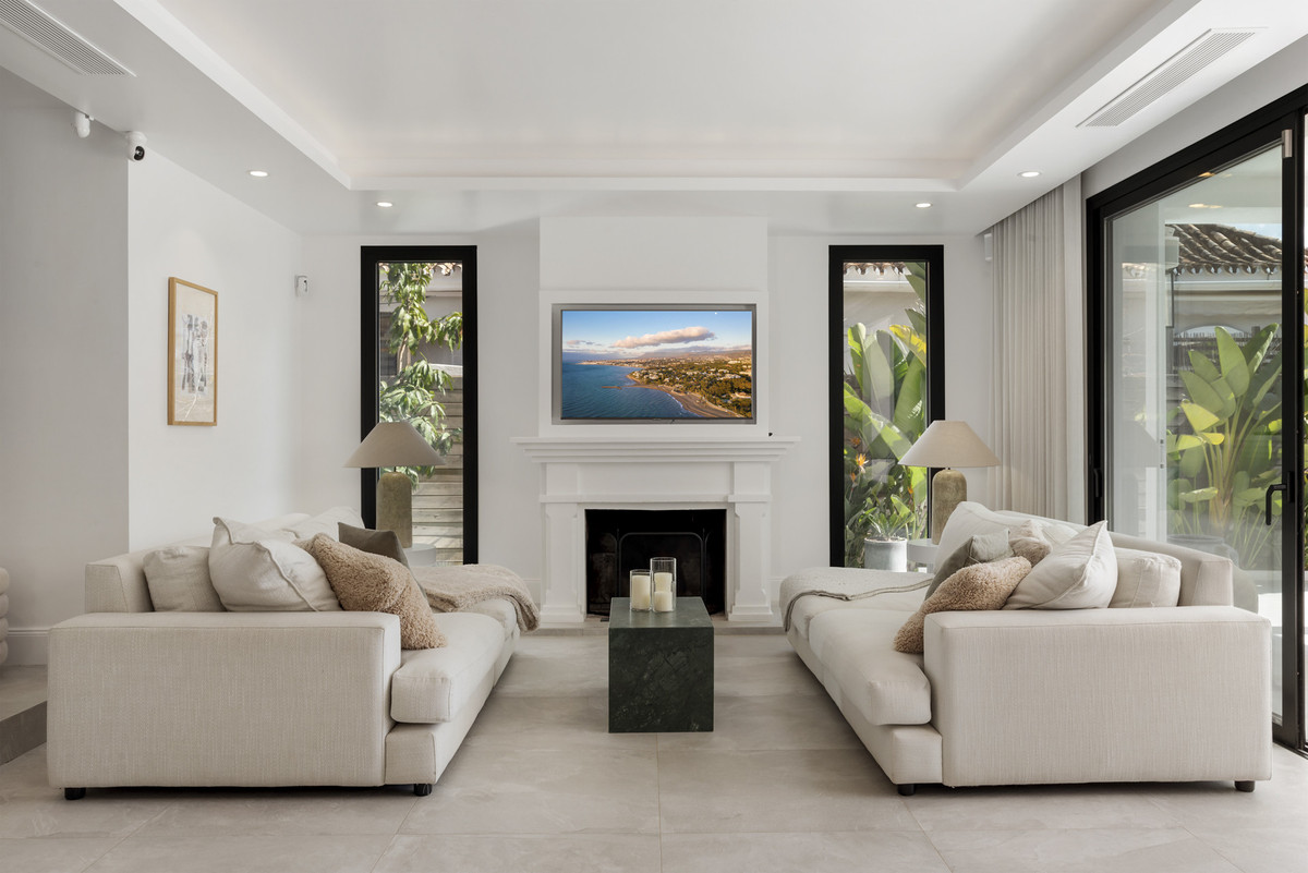 Se vende Villa - Chalet de 6 dormitorios en Costa Del Sol, Málaga, España