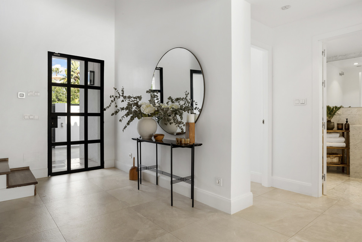 Se vende Villa - Chalet de 6 dormitorios en Costa Del Sol, Málaga, España