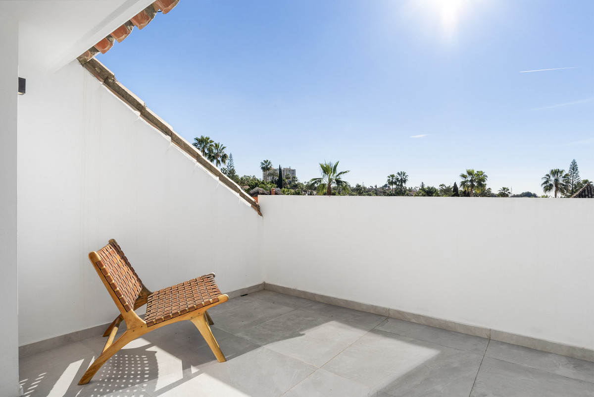Se vende Villa - Chalet de 6 dormitorios en Costa Del Sol, Málaga, España