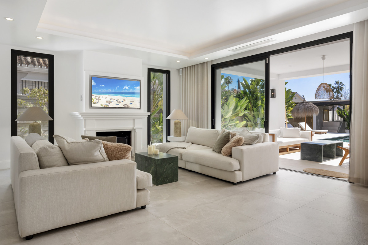 Se vende Villa - Chalet de 6 dormitorios en Costa Del Sol, Málaga, España