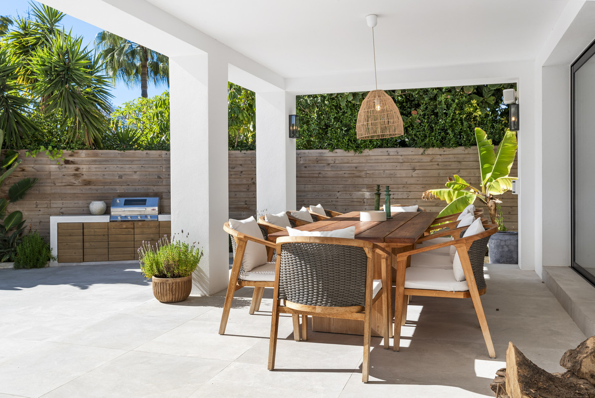 Se vende Villa - Chalet de 6 dormitorios en Costa Del Sol, Málaga, España