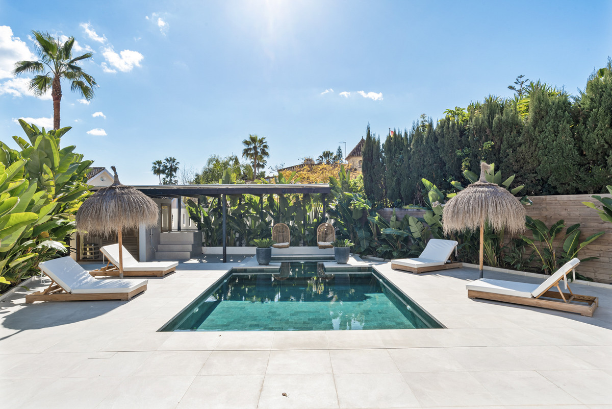 Se vende Villa - Chalet de 6 dormitorios en Costa Del Sol, Málaga, España