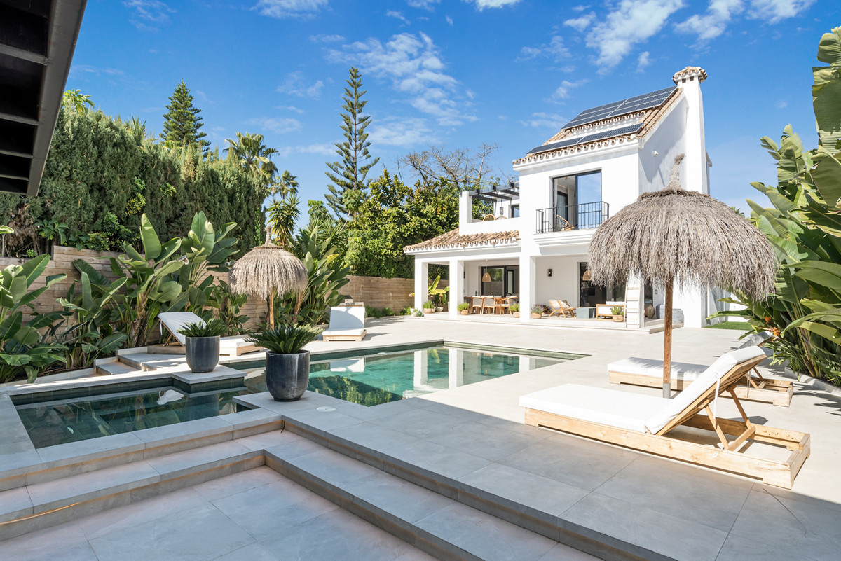 Se vende Villa - Chalet de 6 dormitorios en Costa Del Sol, Málaga, España