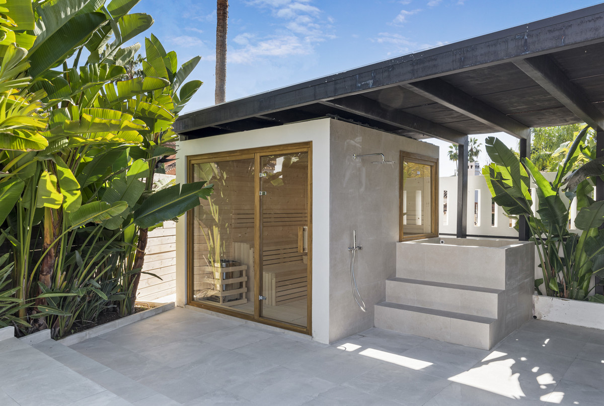 Se vende Villa - Chalet de 6 dormitorios en Costa Del Sol, Málaga, España