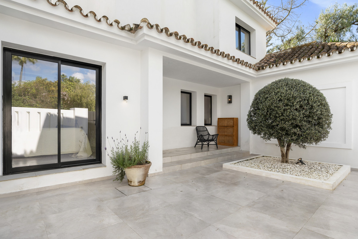 Se vende Villa - Chalet de 6 dormitorios en Costa Del Sol, Málaga, España
