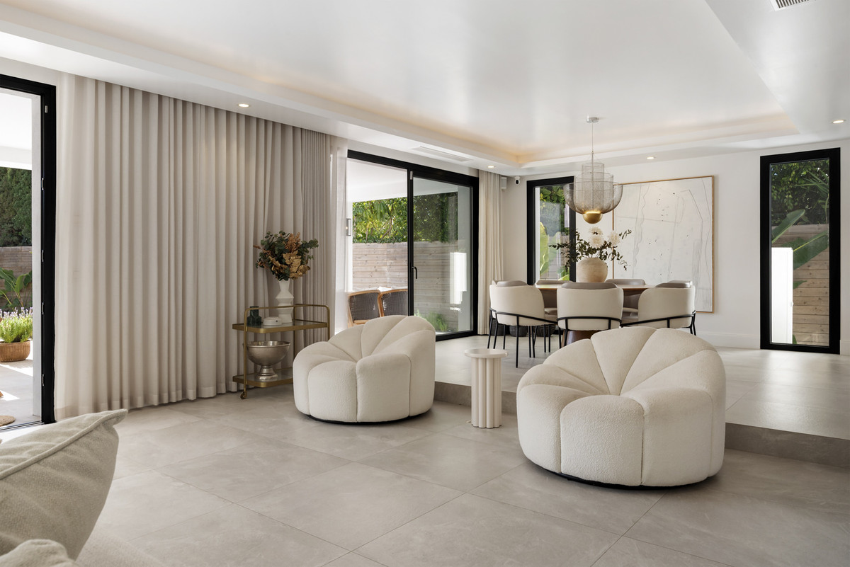Se vende Villa - Chalet de 6 dormitorios en Costa Del Sol, Málaga, España