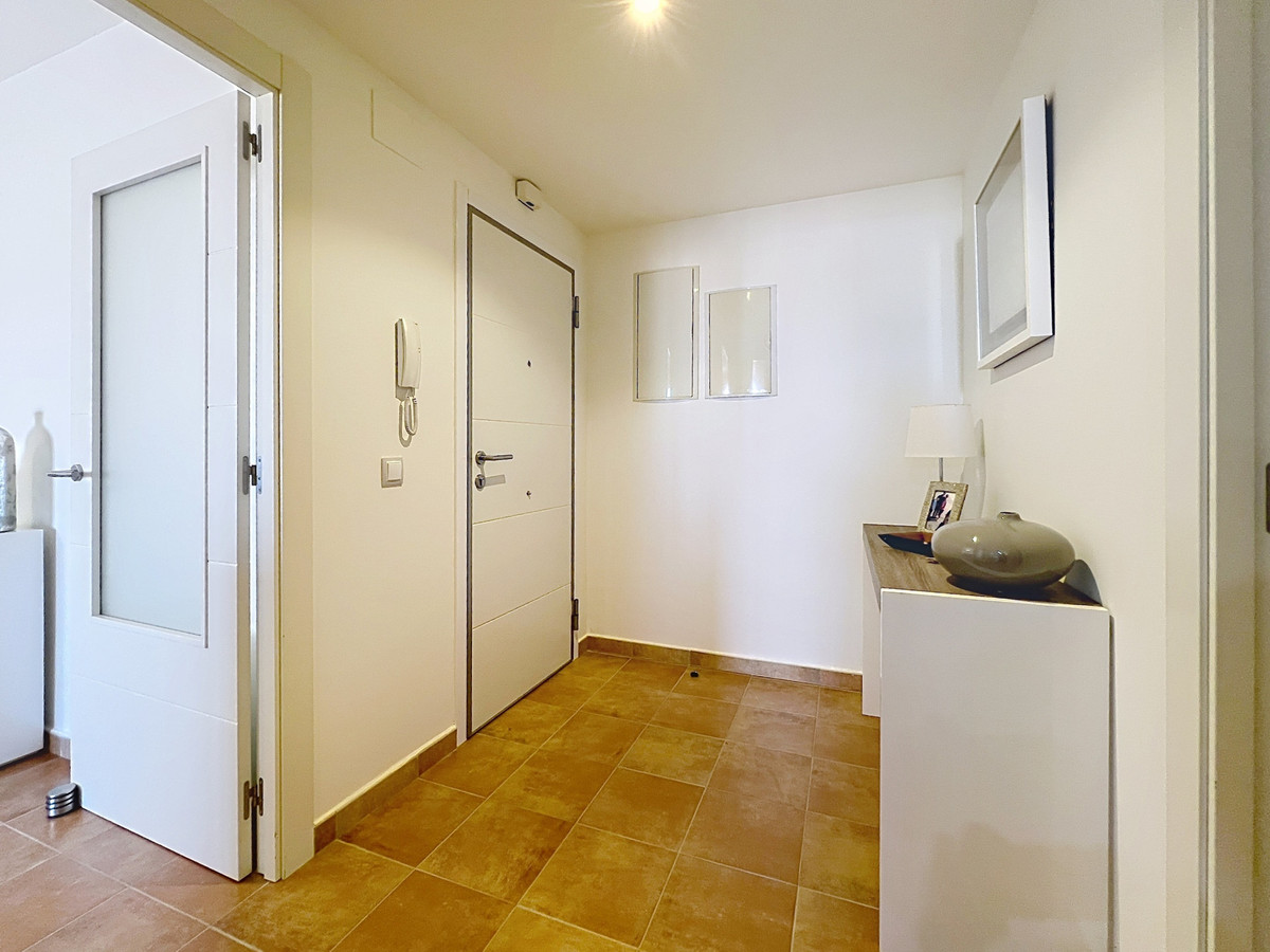 2 Bed Apartment for sale in La Alcaidesa Costa Del Sol, Cádiz, Spain