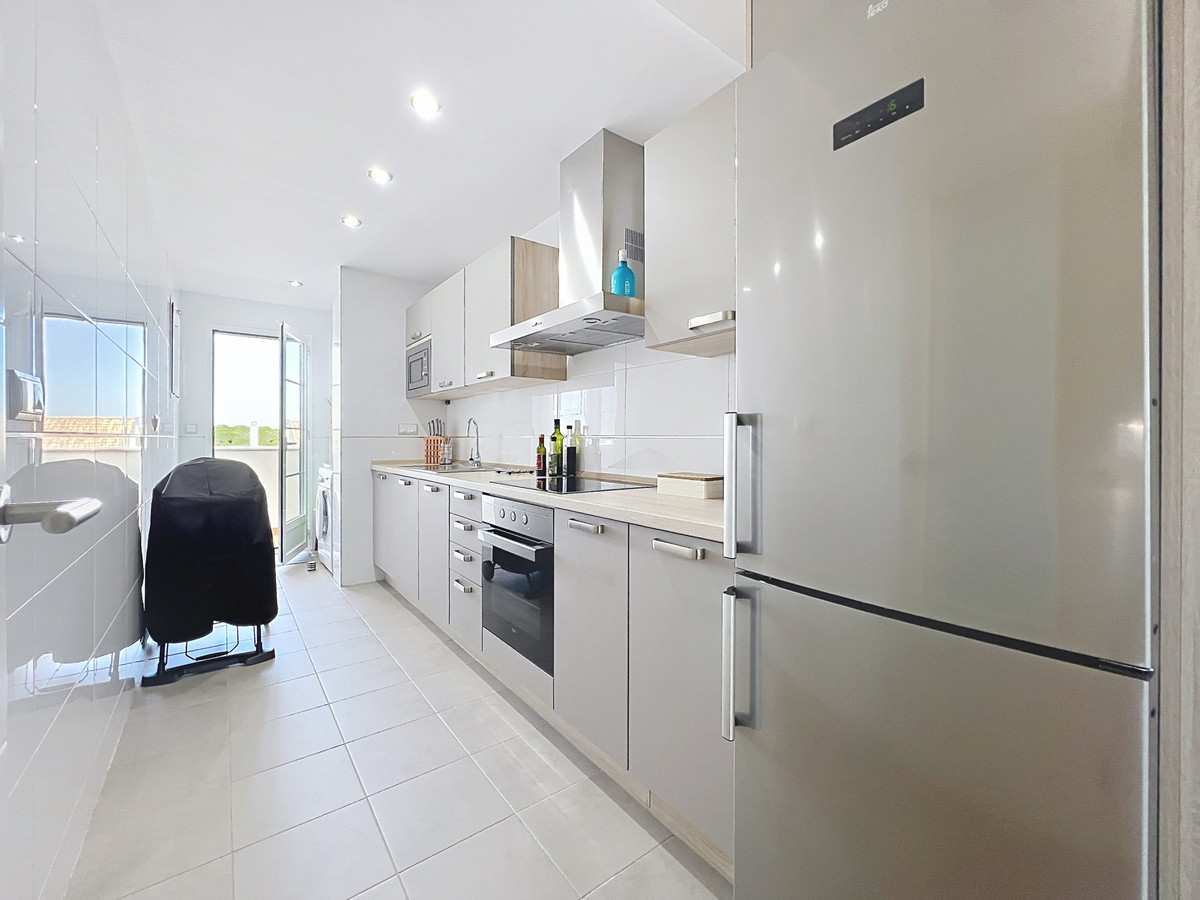 2 Bed Apartment for sale in La Alcaidesa Costa Del Sol, Cádiz, Spain