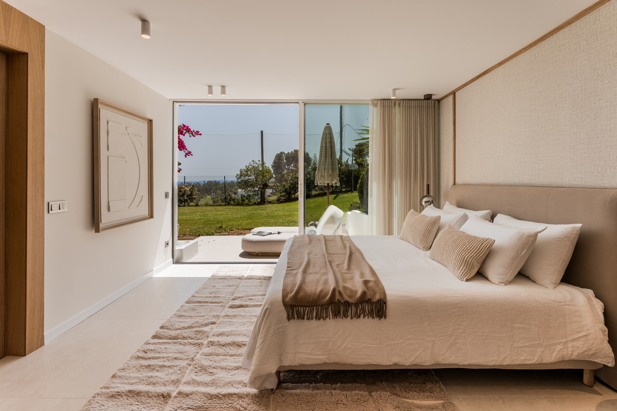 4 Bed Apartment for sale in Aloha Costa Del Sol, Málaga, Spain