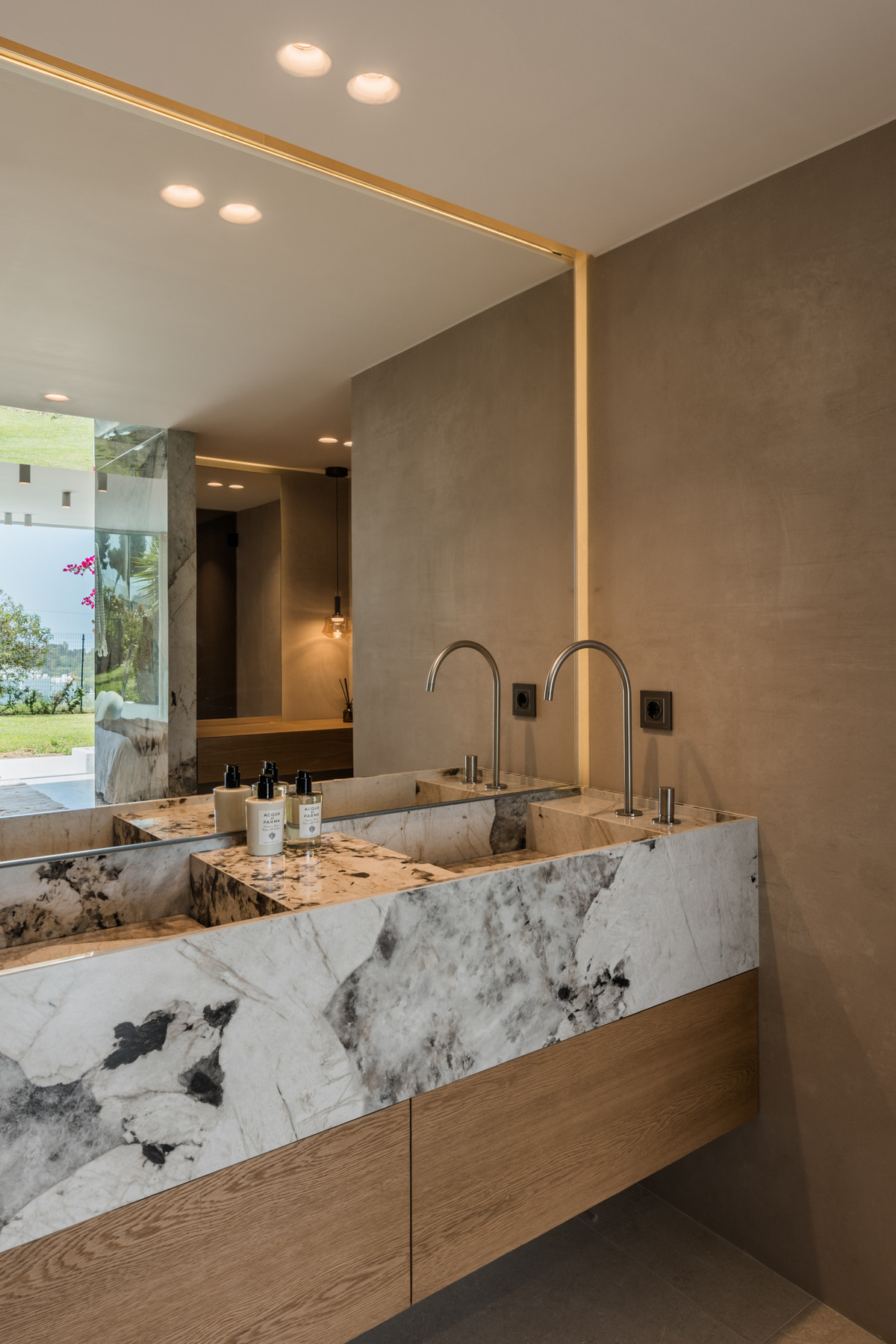 4 Bed Apartment for sale in Aloha Costa Del Sol, Málaga, Spain