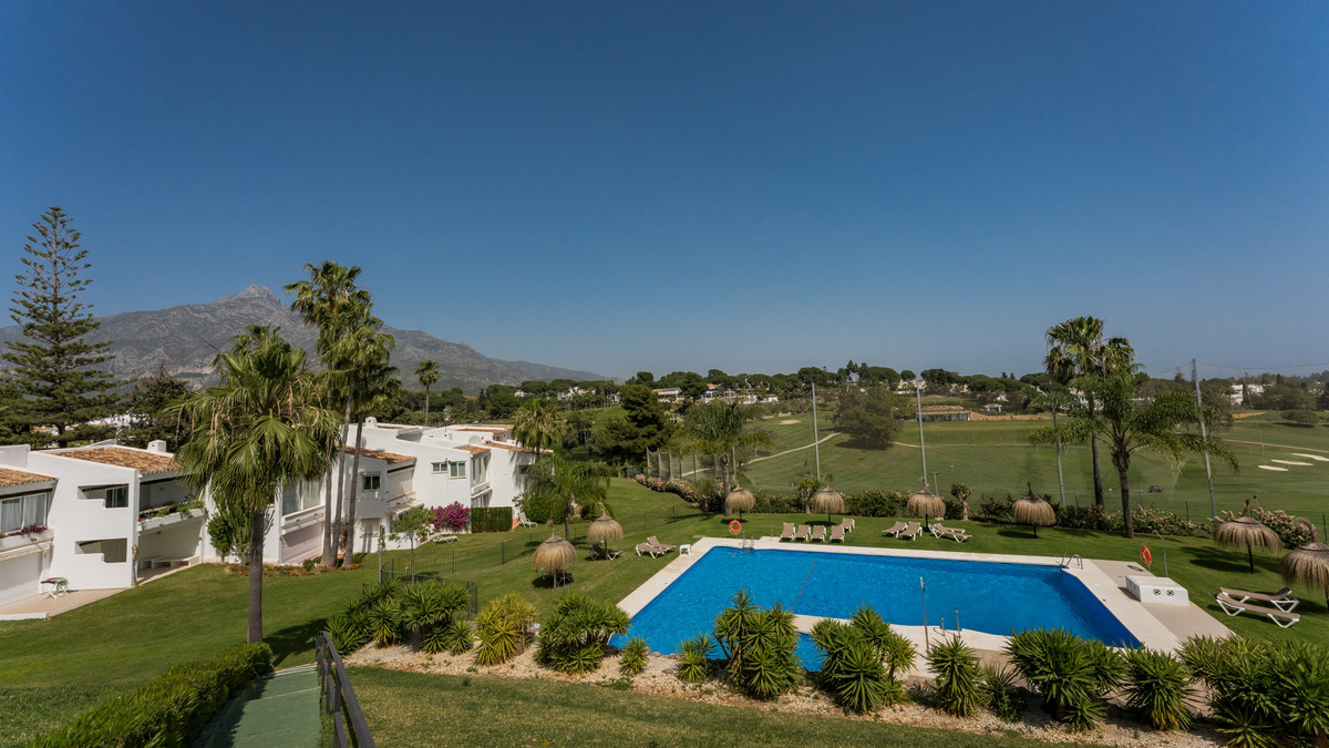 4 Bed Apartment for sale in Aloha Costa Del Sol, Málaga, Spain
