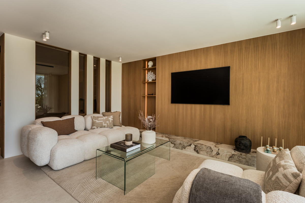 4 Bed Apartment for sale in Aloha Costa Del Sol, Málaga, Spain