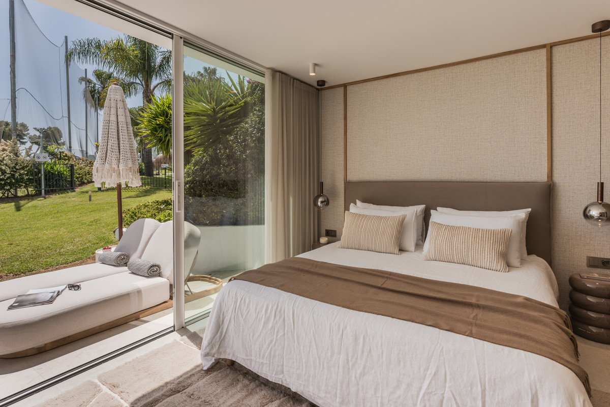 4 Bed Apartment for sale in Aloha Costa Del Sol, Málaga, Spain